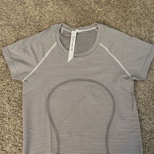 Swiftly Tech short sleeve